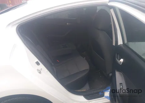 2017 Kia Forte Lx из США, поврежденный, VIN 3KPFL4A7XHE011773